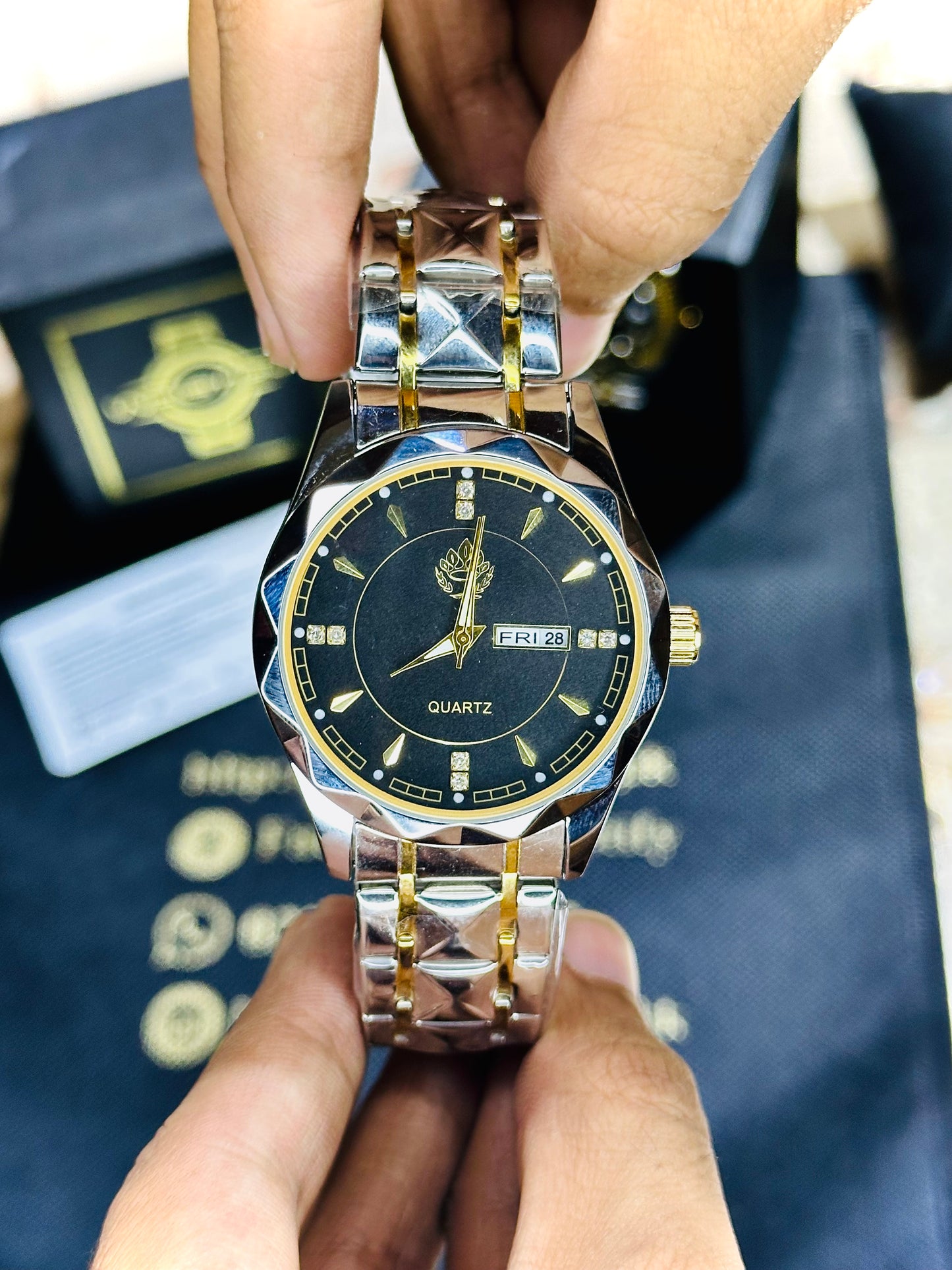 Quartz Men Watches With Diamond Cut With Stainless Steel