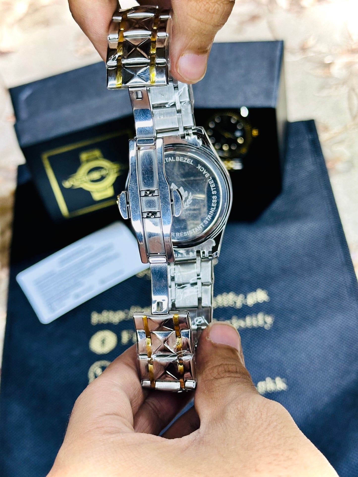 Quartz Men Watches With Diamond Cut With Stainless Steel